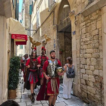 Diocletian's Palace D16 Appartement Split