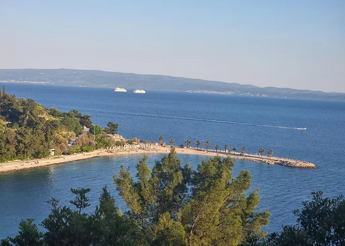 Center D16 In The Ancient Palace *